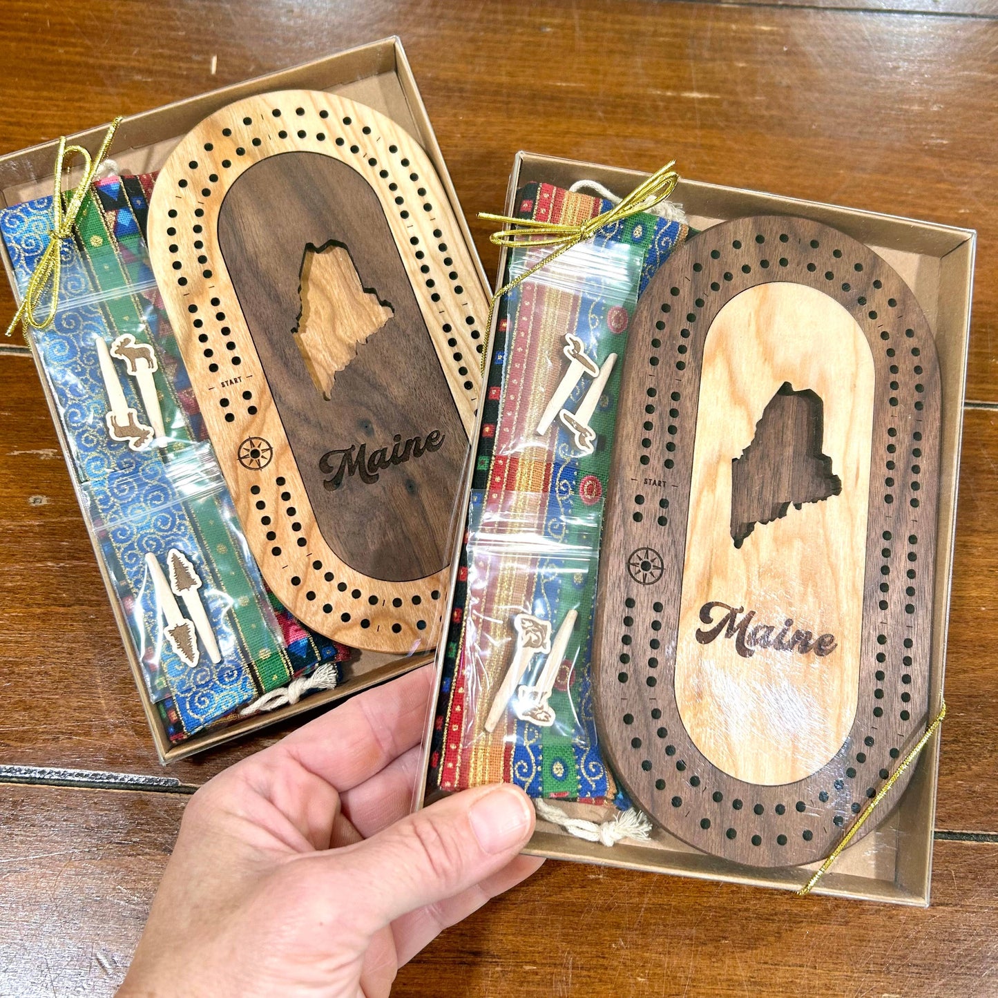 US States Mini Travel Cribbage Board Set with Custom Pegs