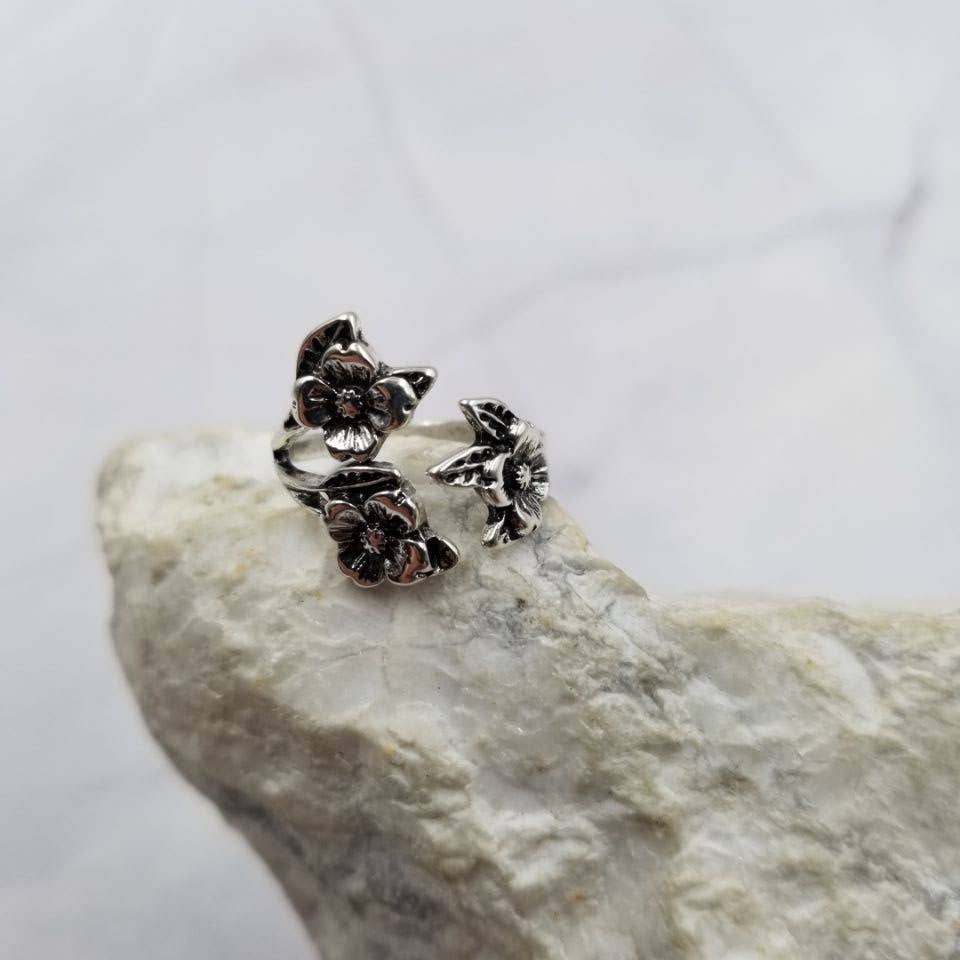Vintage Adjustable Flower and Leaf Ring