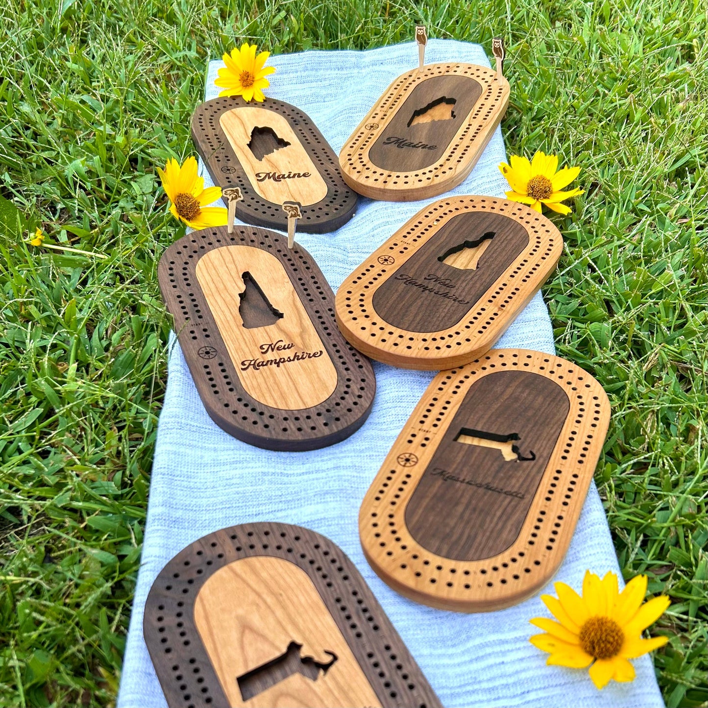 US States Mini Travel Cribbage Board Set with Custom Pegs