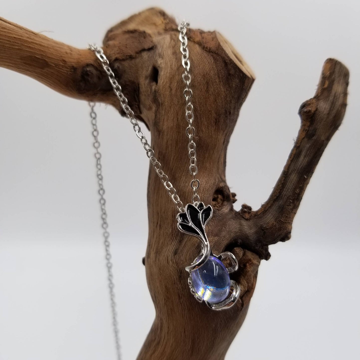 Vintage Flower Moonlight Stone Pendant Necklace