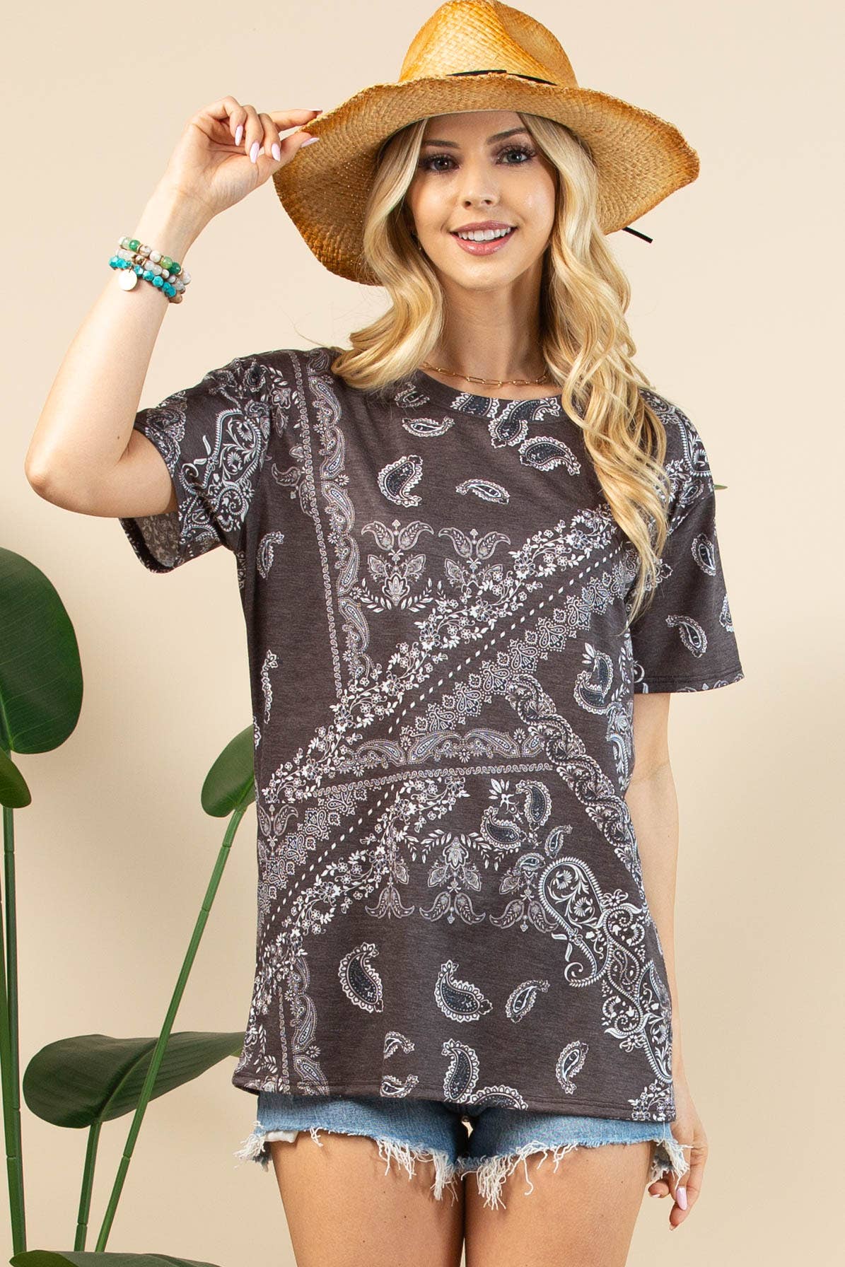CARLY BANDANA PRINT SHORT SLEEVE T-SHIRT
