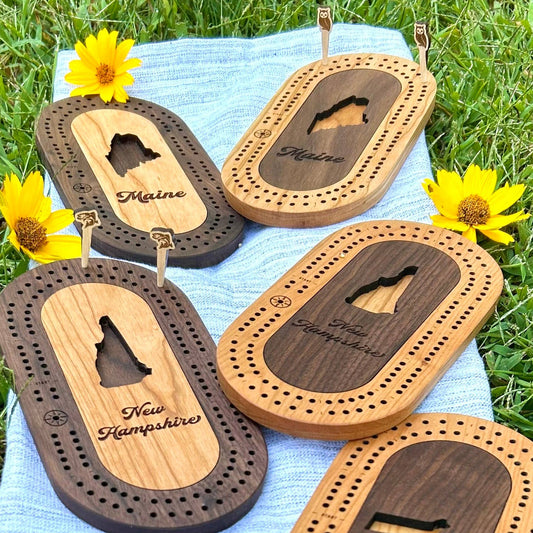 US States Mini Travel Cribbage Board Set with Custom Pegs