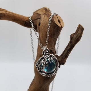 Leaf Entanglement Moonstone Pendant Necklace