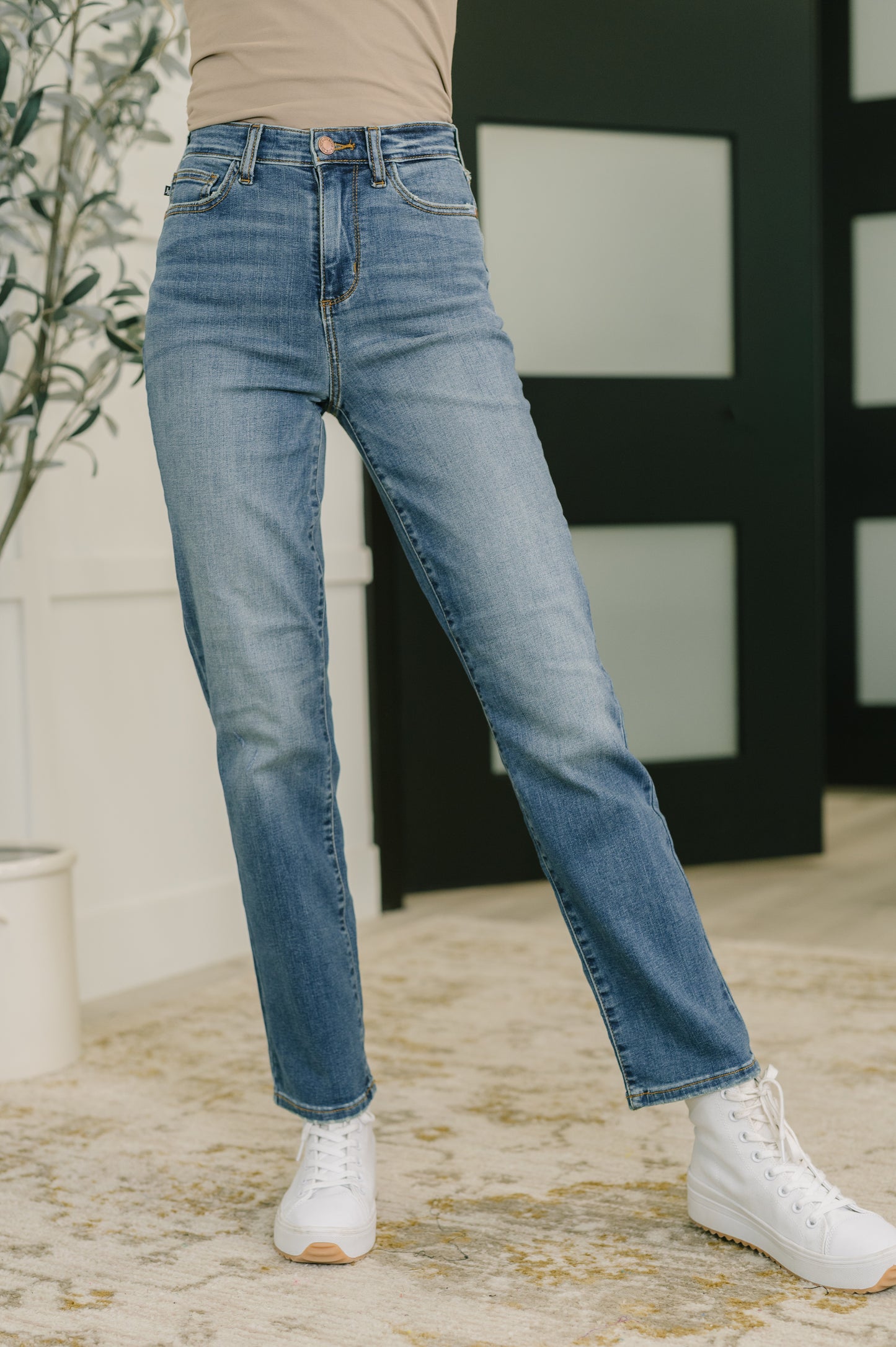 Judy Blue Izzie High Waist Straight Fit