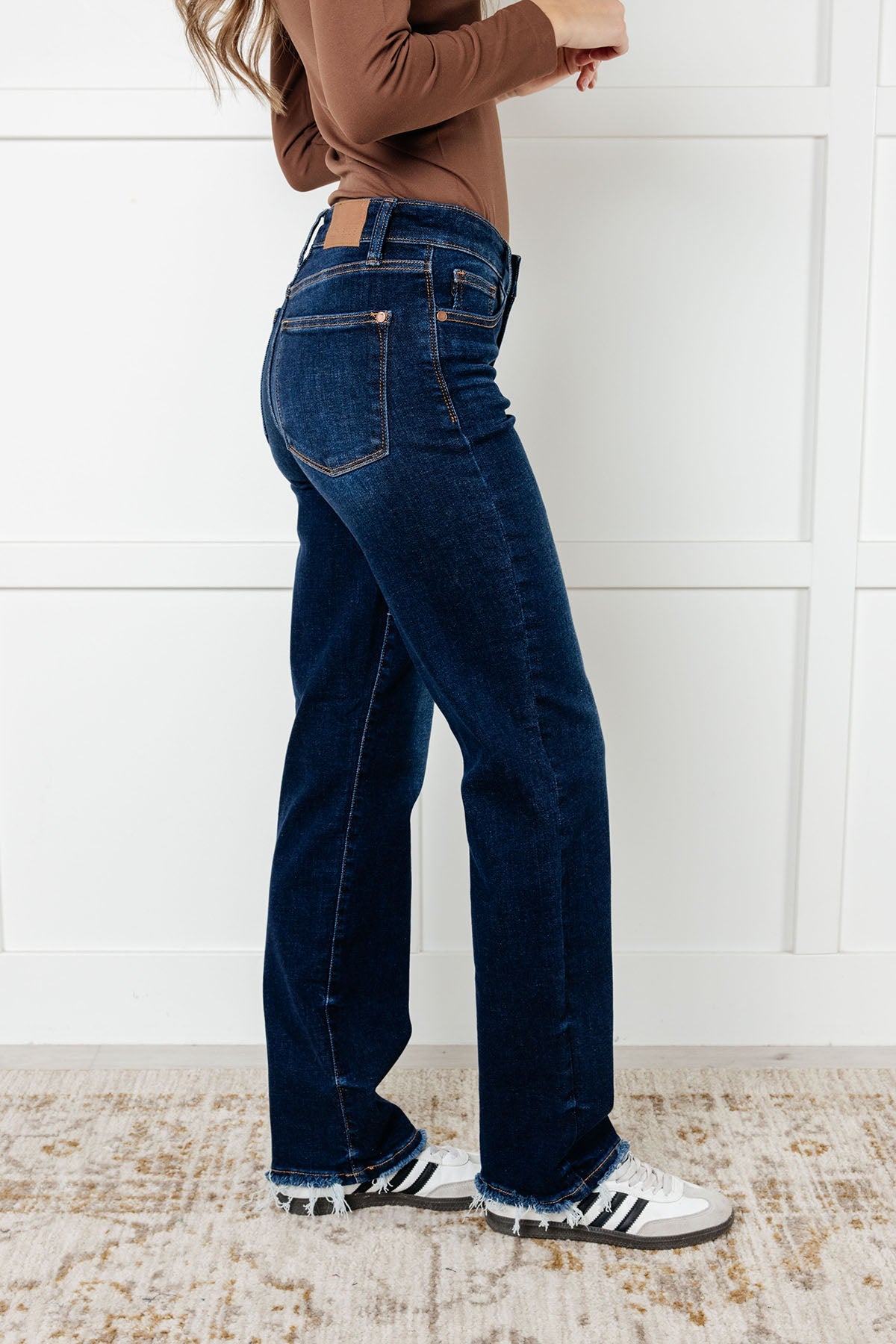 Jacqueline Mid Rise Frayed Hem Straight Leg Jean Judy Blue