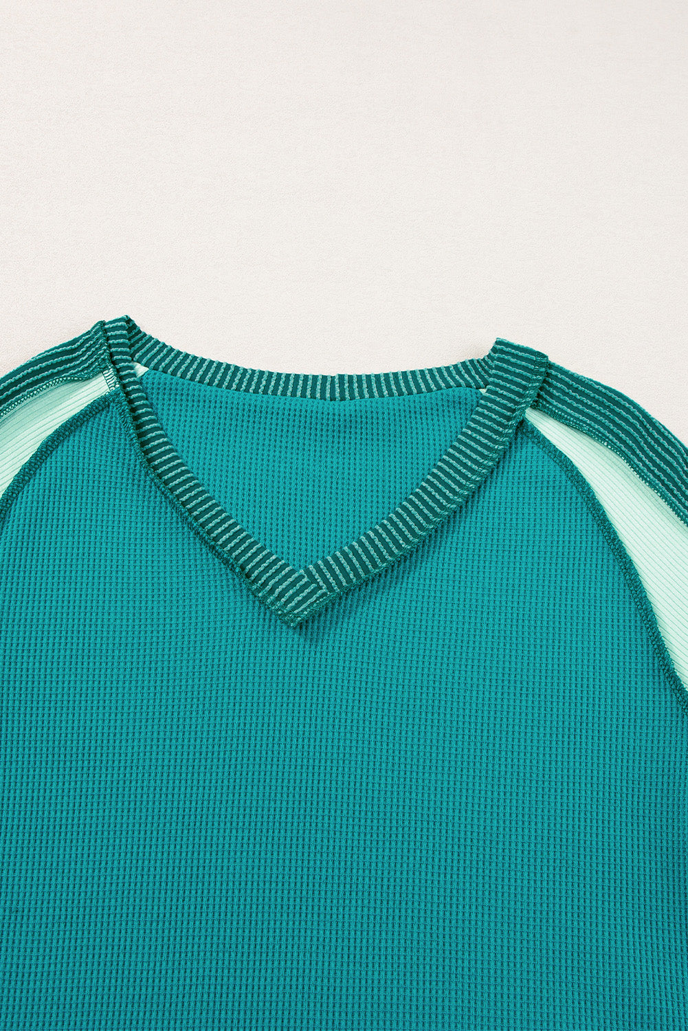 Green Exposed Seam Color Block Knitted V Neck T-shirt