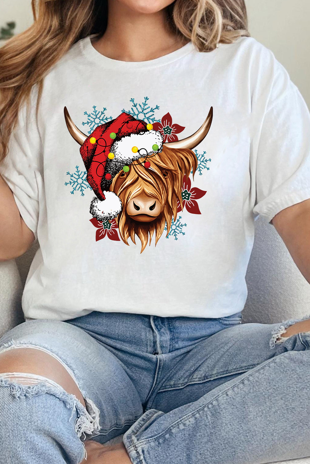 ***CLEARANCE ***  White Christmas Highland Cow Snowflake Print Womens T Shirt