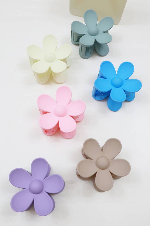 Daisy Matte Hair Claw